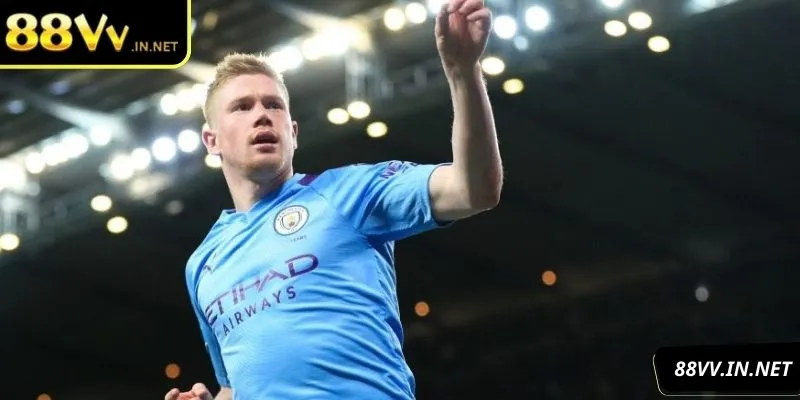 88vv-tien-ve-trung-tam-cau-thu-tham-gia-pressing